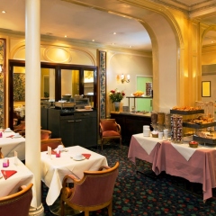 Hotel Saint Petersbourg Opera питание