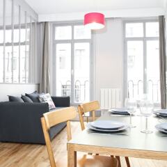 Апартаменты Private Apartment - Palais Royal комната для гостей фото 5