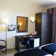 Dean Hamlet Hotel удобства в номере