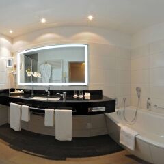 Отель Best Western Premier Parkhotel Kronsberg ванная