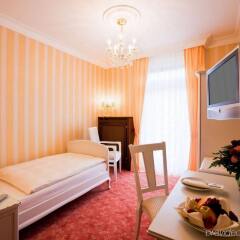 Отель Heliopark Bad Hotel Zum Hirsch Германия, Баден-Баден - 3 отзыва об отеле, цены и фото номеров - забронировать отель Heliopark Bad Hotel Zum Hirsch онлайн комната для гостей фото 5