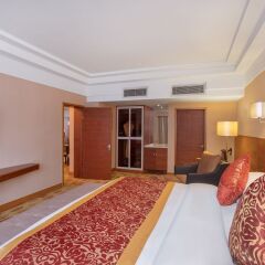 Отель Crowne Plaza City Center Ningbo комната для гостей фото 5