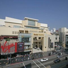 Отель Hampton Inn & Suites Los Angeles Burbank Airport Лос-Анджелес фото 2