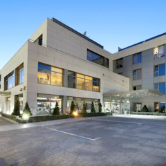 Hotel Vía Castellana парковка