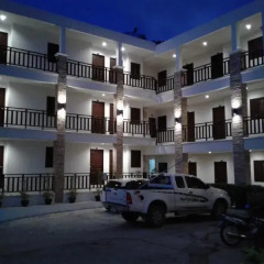 MM Hill Hotel парковка