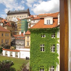 Отель U Zeleného Hroznu Чехия, Прага - отзывы, цены и фото номеров - забронировать отель U Zeleného Hroznu онлайн балкон