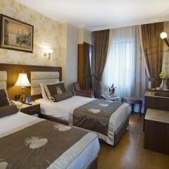 Grand Hilarium Hotel сейф в номере