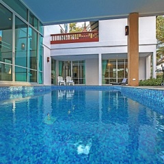 Отель Jomtien Waree8 бассейн