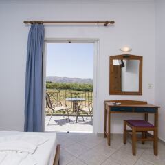 Mediterranean Hotel Apartments & Studios балкон фото 2