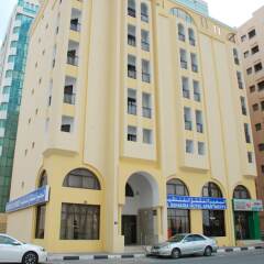Отель Al Buhairah Hotel Apartments ОАЭ, Шарджа - отзывы, цены и фото номеров - забронировать отель Al Buhairah Hotel Apartments онлайн вид на фасад