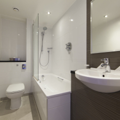 Отель Thistle Kensington Gardens Великобритания, Лондон - отзывы, цены и фото номеров - забронировать отель Thistle Kensington Gardens онлайн ванная