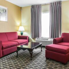 Отель Clarion Inn & Suites Northwest комната для гостей фото 4