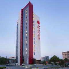 Ramada Hotel & Suites Atakoy Турция, Стамбул - 1 отзыв об отеле, цены и фото номеров - забронировать отель Ramada Hotel & Suites Atakoy онлайн вид на фасад