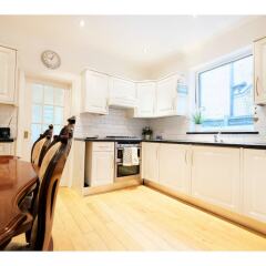 Отель Lovely 1BR Edwardian House For 4 in North London в номере фото 2