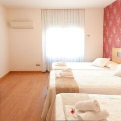 Отель Hostal Abami Ii Мадрид комната для гостей