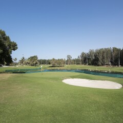 Отель Hilton Al Hamra Beach & Golf Resort спортивное сооружение