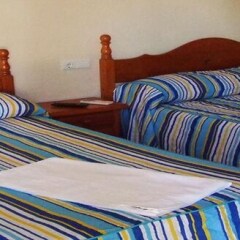 Отель Hostal las Parcelas Испания, Кониль-де-ла-Фронтера - отзывы, цены и фото номеров - забронировать отель Hostal las Parcelas онлайн комната для гостей фото 4