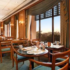 Отель Hilton Cairo World Trade Center Residences питание