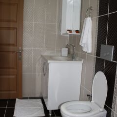 Atakoy Hotel Cafe Restaurant Турция, Узунгёль - отзывы, цены и фото номеров - забронировать отель Atakoy Hotel Cafe Restaurant онлайн ванная