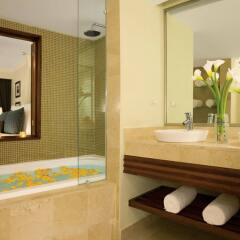Отель Dreams Palm Beach Punta Cana - Luxury All Inclusive Доминикана, Пунта Кана - отзывы, цены и фото номеров - забронировать отель Dreams Palm Beach Punta Cana - Luxury All Inclusive онлайн ванная
