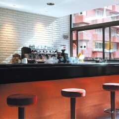 Отель Hesperia Sant Joan Suites гостиничный бар