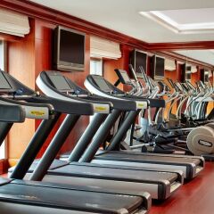 Отель The Ritz Carlton Guangzhou Гуанчжоу фитнесс-зал
