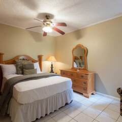 Отель Kingston Most Centrally Located One Bdrm спа