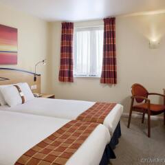 Отель Holiday Inn Express London - Dartford комната для гостей фото 3