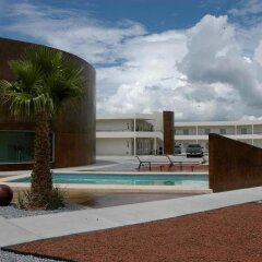 American Inn Hotel & Suites Delicias бассейн