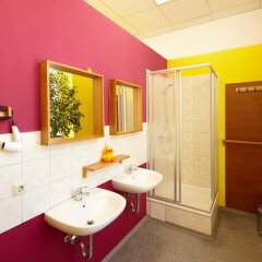 Отель LaLeLu Hostel Германия, Дрезден - 1 отзыв об отеле, цены и фото номеров - забронировать отель LaLeLu Hostel онлайн ванная
