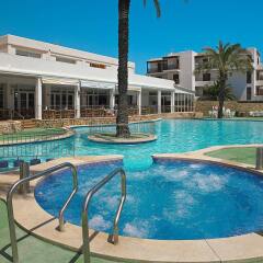 Отель Apartamentos Cala d'Or Playa бассейн