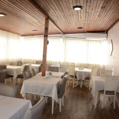 Burhaniye Merkez Otel Турция, Пелиткой - отзывы, цены и фото номеров - забронировать отель Burhaniye Merkez Otel онлайн питание фото 2