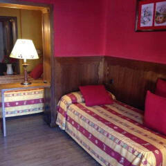 Hotel Aran La Abuela сейф в номере