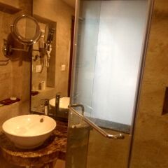 Отель Hilltake Wellness Resort and Spa Непал, Бхактапур - отзывы, цены и фото номеров - забронировать отель Hilltake Wellness Resort and Spa онлайн ванная