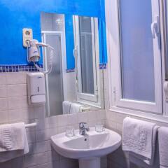 Отель Hostal Montaloya ванная