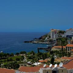 Отель Allegro Madeira-Adults Only Португалия, Фуншал - отзывы, цены и фото номеров - забронировать отель Allegro Madeira-Adults Only онлайн пляж