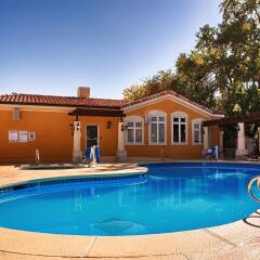 Отель Best Western Plus Greenwell Inn бассейн