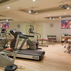 Отель Starhotels Michelangelo фитнесс-зал