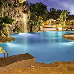 Отель Diamond Hotel Philippines Филиппины, Манила - отзывы, цены и фото номеров - забронировать отель Diamond Hotel Philippines онлайн бассейн фото 2