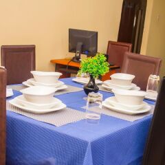 Отель Keves Inn and Suites Нигерия, Калабар - отзывы, цены и фото номеров - забронировать отель Keves Inn and Suites онлайн питание