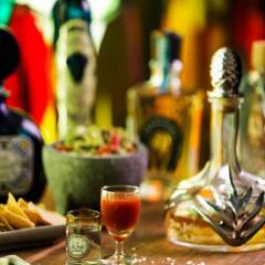 Отель Grand Fiesta Americana Coral Beach Cancun гостиничный бар