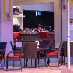 Отель Hideaway Guest House And Bar гостиничный бар
