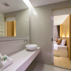 Отель Hamilton Grand Residence ванная