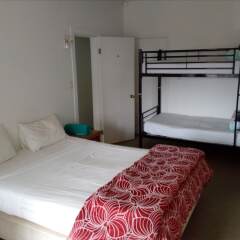 Отель Uenuku Lodge - Hostel Новая Зеландия, Окленд - отзывы, цены и фото номеров - забронировать отель Uenuku Lodge - Hostel онлайн комната для гостей фото 2