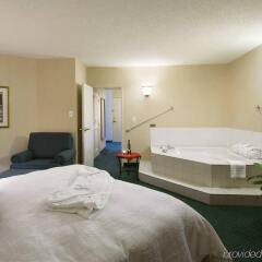 Отель Hilton Garden Inn Calgary Airport Канада, Калгари - отзывы, цены и фото номеров - забронировать отель Hilton Garden Inn Calgary Airport онлайн спа