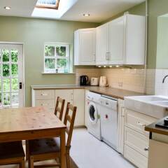Отель Lovely Grange Conservation Area Ground Flat Эдинбург в номере