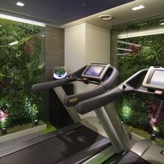 Отель Sofitel London St James фитнесс-зал