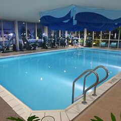 Отель Hilton Newark Airport США, Элизабет - отзывы, цены и фото номеров - забронировать отель Hilton Newark Airport онлайн фитнесс-зал фото 3