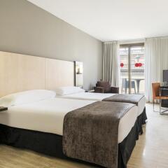 Hotel ILUNION Almirante Барселона комната для гостей