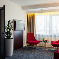 Гостиница Park Inn by Radisson Kyiv Troyitska Украина, Киев - 1 отзыв об отеле, цены и фото номеров - забронировать гостиницу Park Inn by Radisson Kyiv Troyitska онлайн комната для гостей фото 4